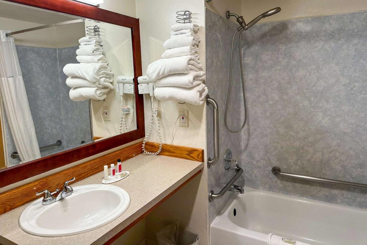 Econo Lodge Edmonds North Seattle Extérieur photo